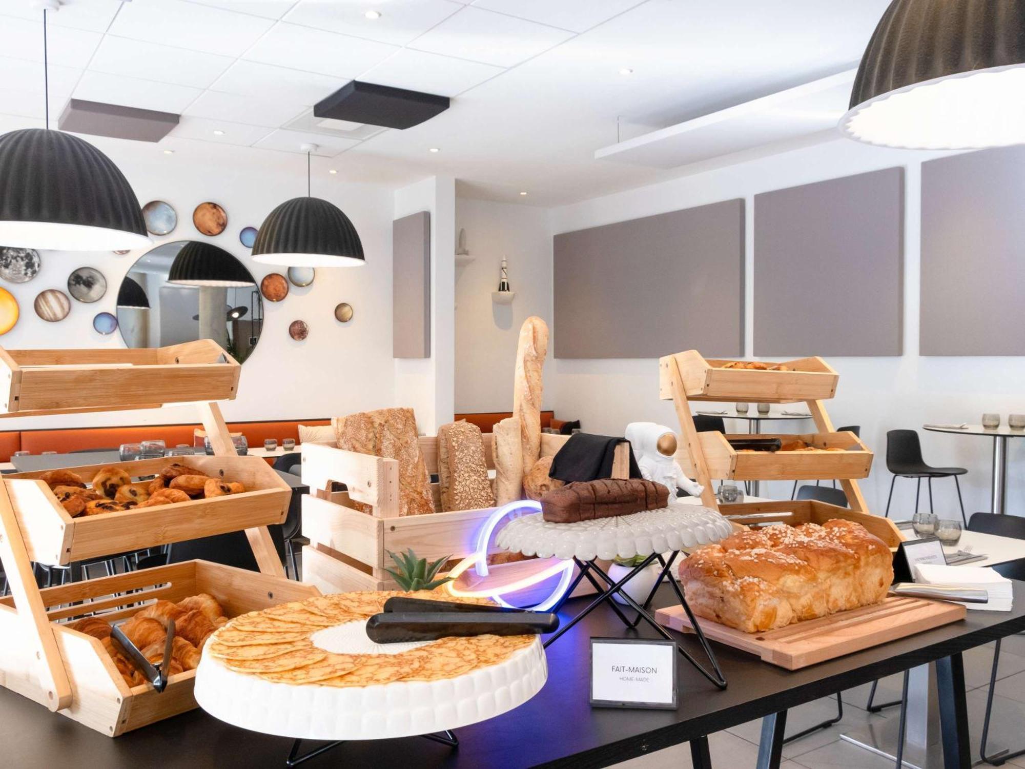 Ibis Styles Cite Espace Hotel