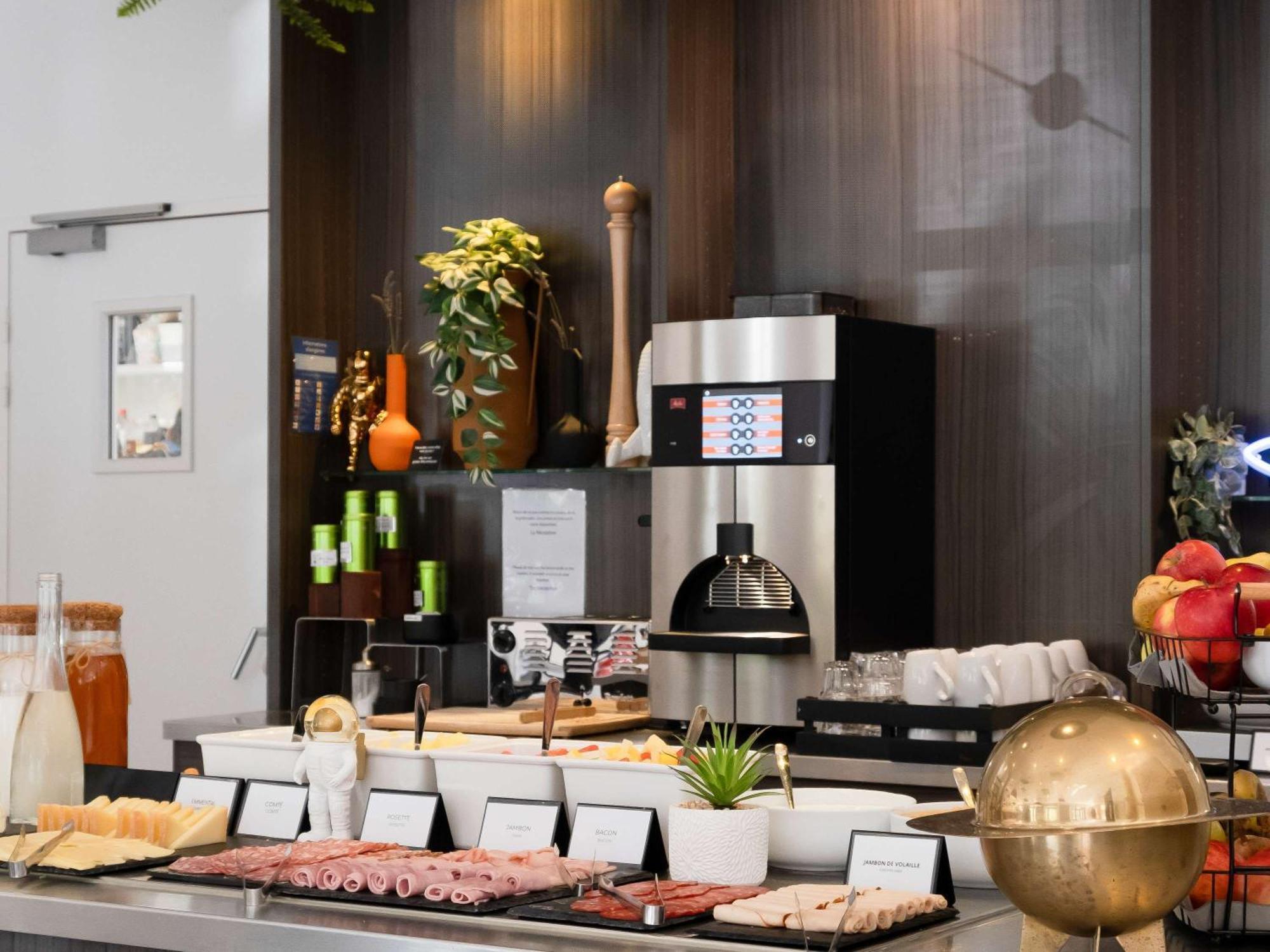 Ibis Styles Cite Espace Hotel 3*